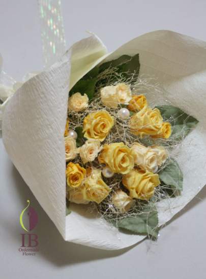 真珠婚のお祝い　ブリザードフラワー花束