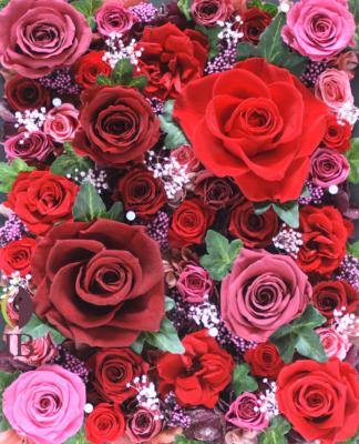 プリザードフラワー　赤いのバラ　フレームのお花
