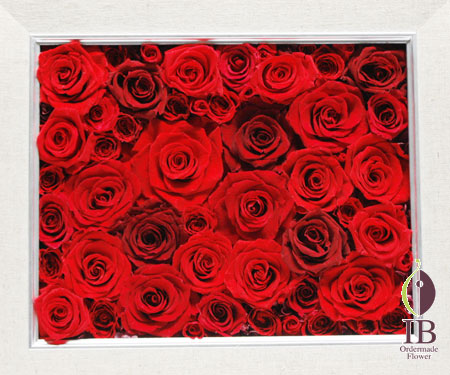 プリザードフラワー　赤い薔薇のフレーム装飾