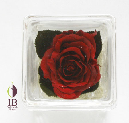 プリザ加工のバラの装飾　キュービックボックス